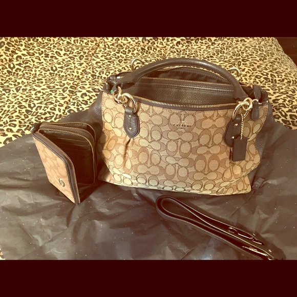 Coach purse with matching wallet. - Picture 1 of 1